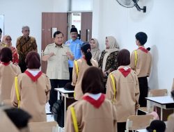 Prabowo Targetkan 500 Sekolah Rakyat untuk Anak Miskin