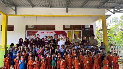 HUT Gerindra, Zalzulmida Bagikan Susu Untuk Anak TK dan PAUD
