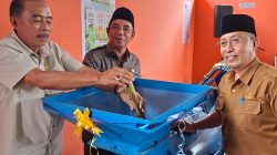 Pemkab Parigi Moutong Serahkan TPS3R dan Tangki Septik