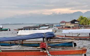 Cuaca Ekstrem Teluk Tomini Lumpuhkan Nelayan Bantaya
