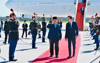 Prabowo Tiba di Paris Disambut Antusias Diaspora Indonesia Prancis