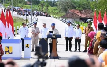 Prabowo Resmikan Ribuan Kilometer Jalan Perkuat Konektivitas Nasional Indonesia