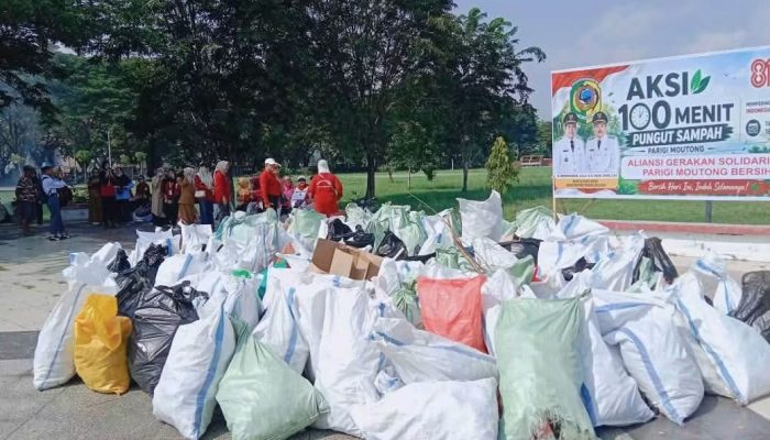 AGS, Pemda dan Warga Parigi Moutong Gelar Aksi 100 Menit Pungut Sampah