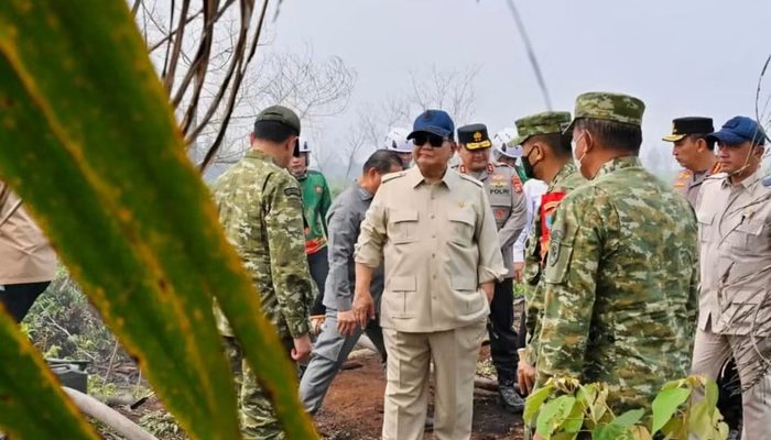 Prabowo Tinjau Karhutla KalBar, Perintahkan Penanganan Cepat